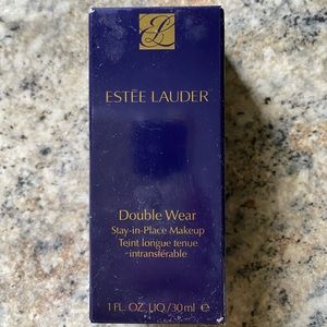 Estée Lauder double wear *Brand New*